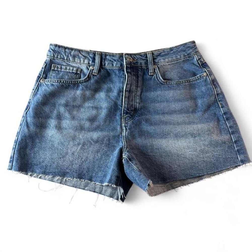 Forever 21 High-waisted  blue denim  mom shorts size 31” Festival